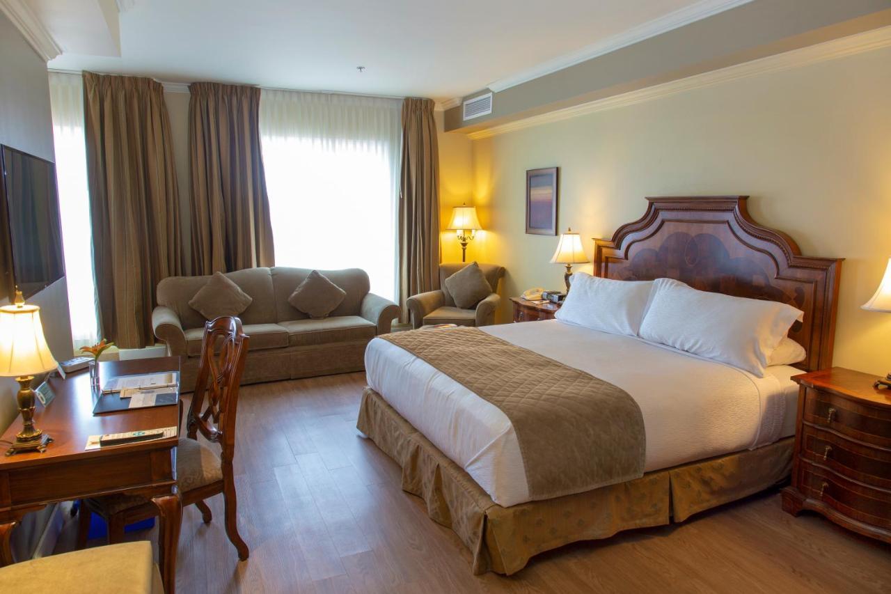 Hotel Hotel Brossard 3*