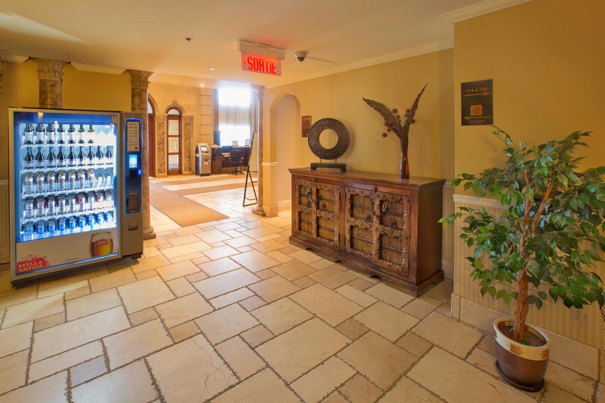 Hotel Brossard Hotel
